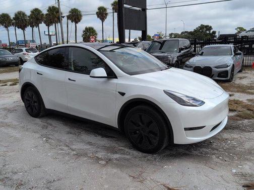 2025 Tesla Model Y Long Range Dual Motor Rear-Wheel Drive