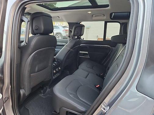 2024 Land Rover Defender 110 P300