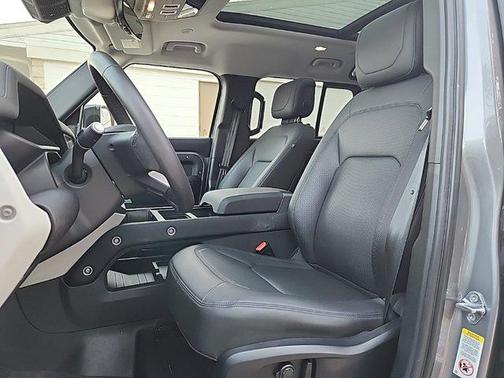 2024 Land Rover Defender 110 P300