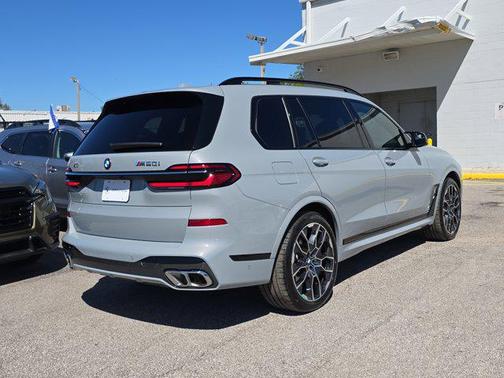 2025 BMW X7 M60i