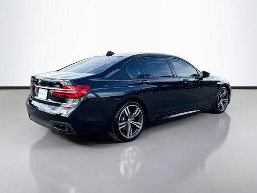 2019 BMW 740 740i