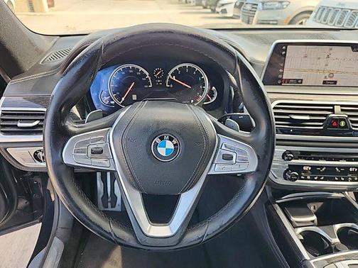 2019 BMW 740 740i