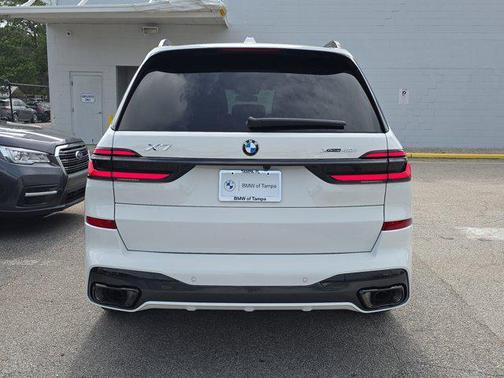 2026 BMW X7 xDrive40i