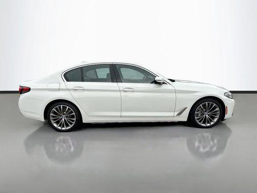 2022 BMW 540 i