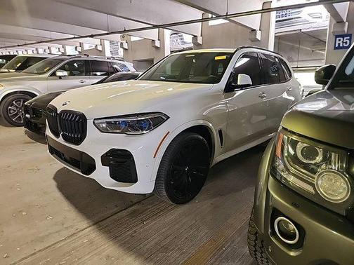 2022 BMW X5 M50i