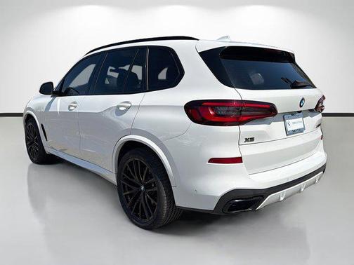 2022 BMW X5 M50i