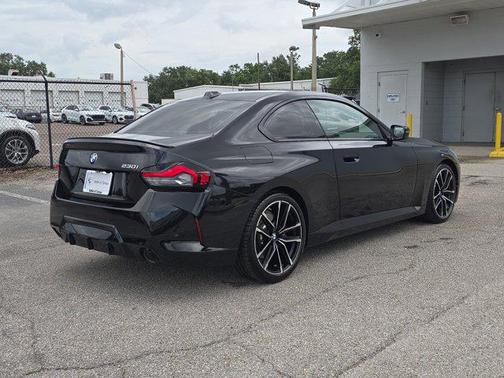 2023 BMW 230 i