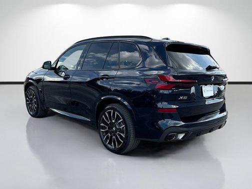 Carbon Black Metallic 2026 BMW X5 xDrive40i