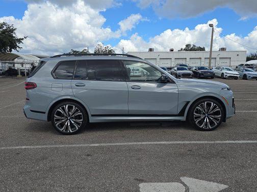 2026 BMW X7 M60i