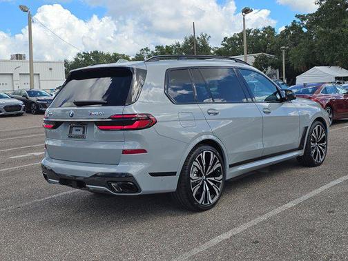2026 BMW X7 M60i