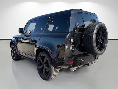 Santorini Black Metallic 2023 Land Rover Defender V8