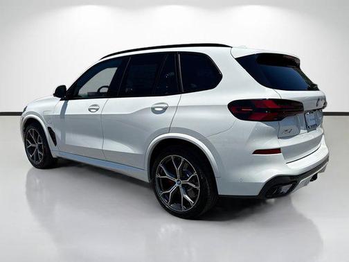 Alpine White 2026 BMW X5 PHEV xDrive50e