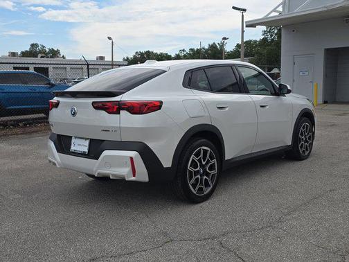 2025 BMW X2 xDrive28i