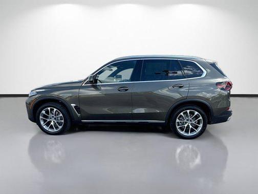 Manhattan Green Metallic 2026 BMW X5 sDrive40i
