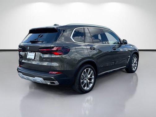Manhattan Green Metallic 2026 BMW X5 sDrive40i
