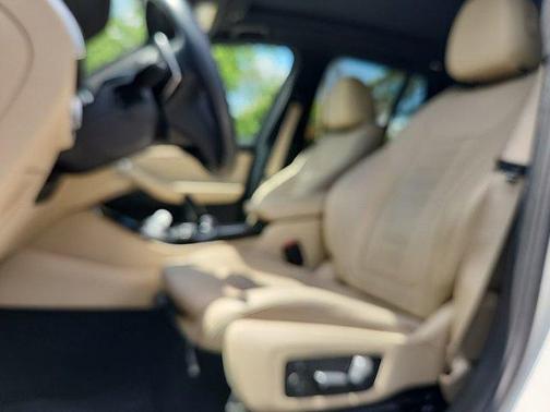 Mineral White Metallic 2021 BMW X3 sDrive30i