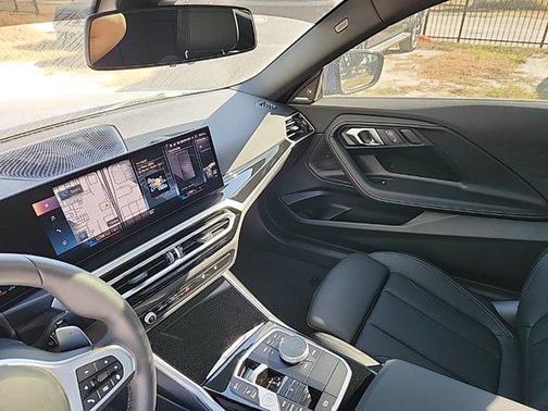 2024 BMW 230 230i
