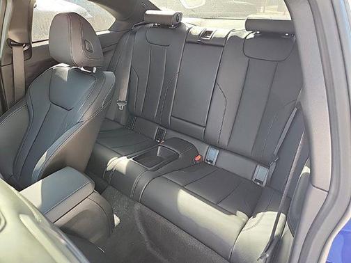 2024 BMW 230 230i