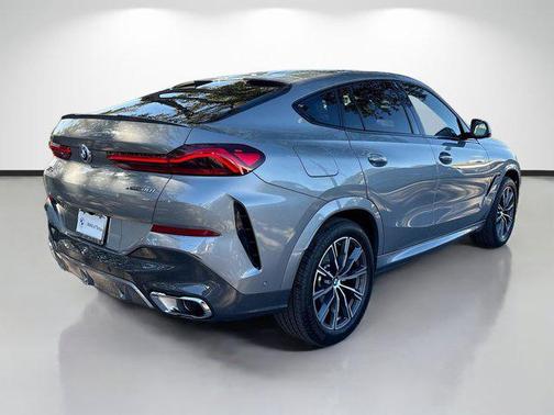 2025 BMW X6 xDrive40i