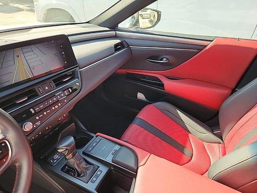 2022 Lexus ES 300h F SPORT