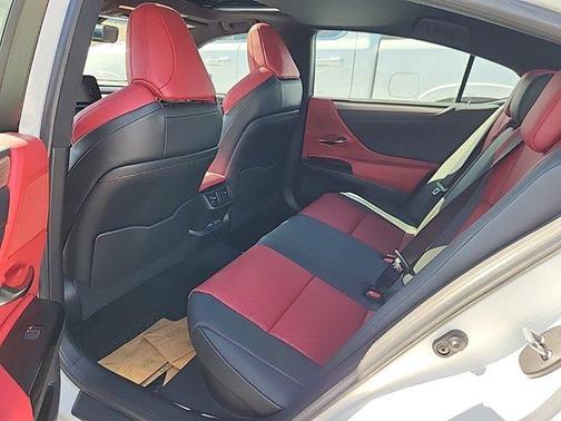 2022 Lexus ES 300h F SPORT