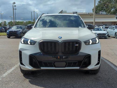 2024 BMW X5 M60i