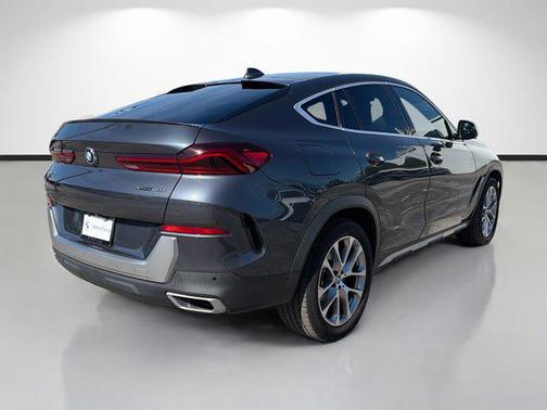 Arctic Gray Metallic 2022 BMW X6 xDrive40i