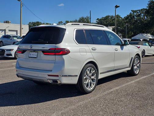 2025 BMW X7 xDrive40i