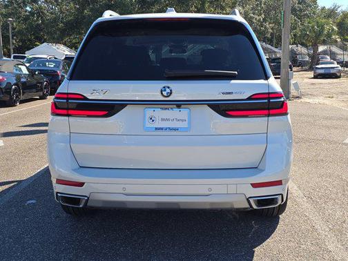 2025 BMW X7 xDrive40i