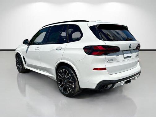 Alpine White 2026 BMW X5 PHEV xDrive50e