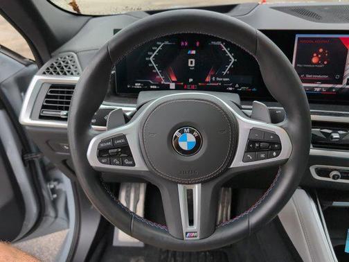 2025 BMW X6 M60i