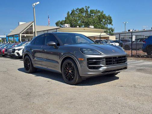 2025 Porsche Cayenne GTS