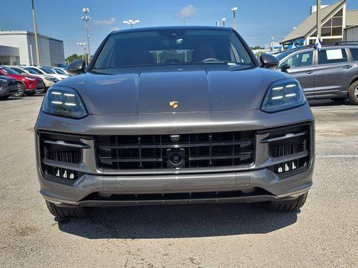 2025 Porsche Cayenne GTS