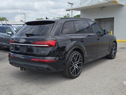 2021 Audi Q7 55 Prestige