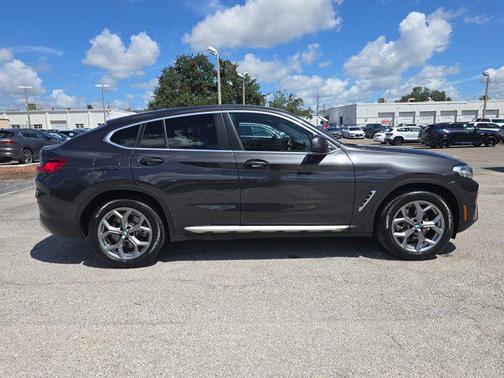 2025 BMW X4 xDrive30i
