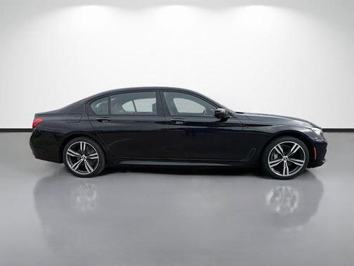 2019 BMW 740 740i