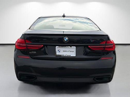 2019 BMW 740 740i