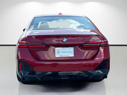 Vegas Red Metallic 2027 BMW 530 i