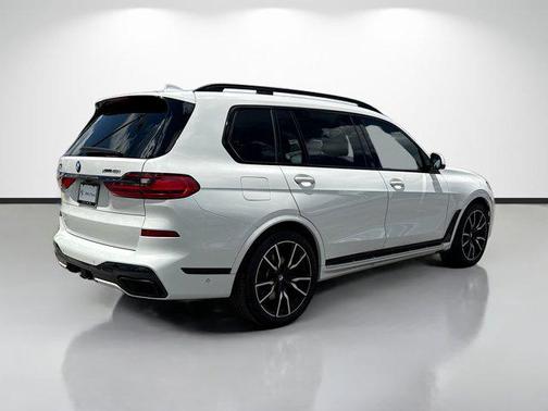 Alpine White 2022 BMW X7 xDrive40i