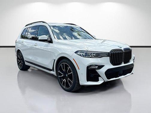 Alpine White 2022 BMW X7 xDrive40i