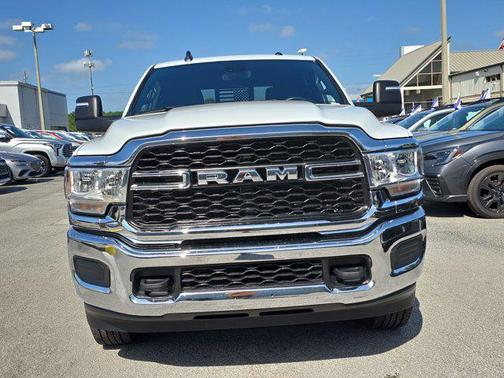 2024 RAM 2500 Tradesman Crew Cab 4x4 6'4' Box