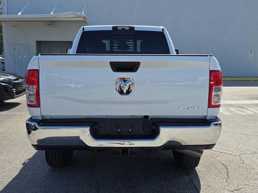 2024 RAM 2500 Tradesman Crew Cab 4x4 6'4' Box