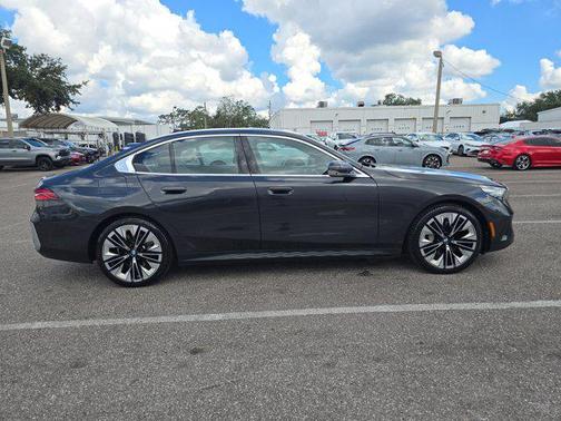 2025 BMW 540 i xDrive
