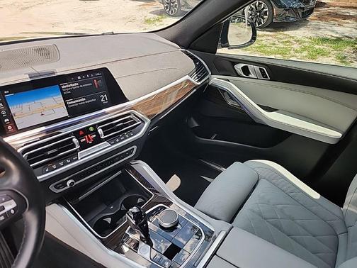 Black Sapphire Metallic 2023 BMW X6 xDrive40i