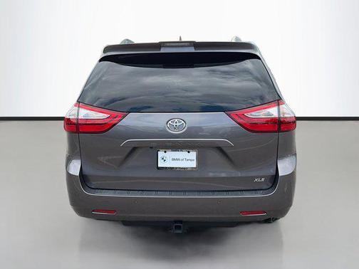 2019 Toyota Sienna XLE Premium