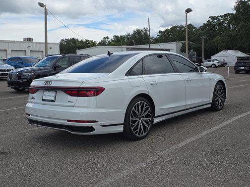 2023 Audi A8 L 55 TFSI quattro Tiptronic