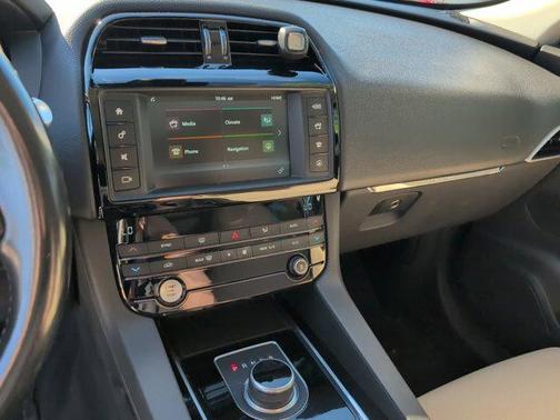 2017 Jaguar F-PACE 35t