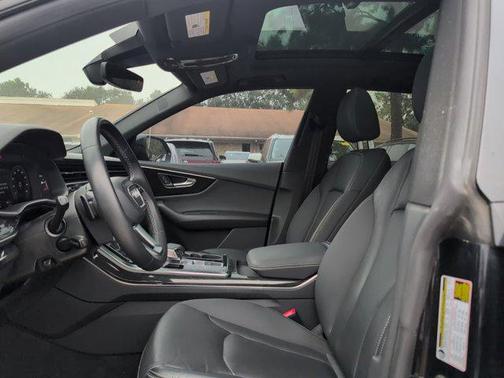 2021 Audi Q8 55 Premium Plus