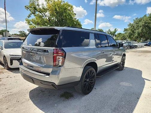 2024 Chevrolet Suburban RST