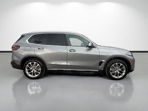 Skyscraper Grey Metallic 2026 BMW X5 sDrive40i